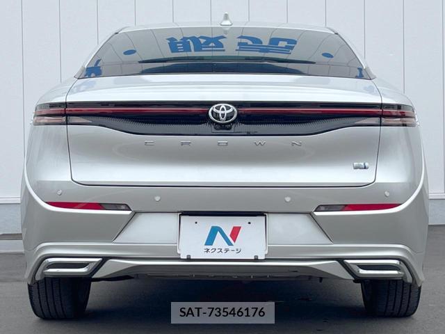Toyota Crown Crossover 2023-08 8223085-15