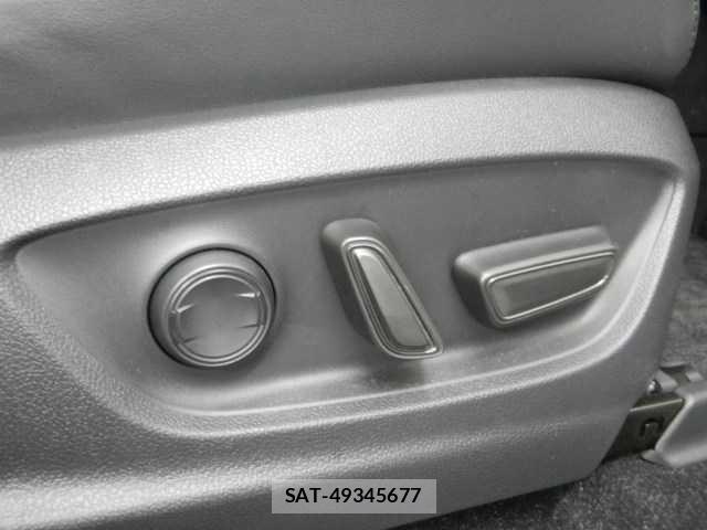 Toyota Crown Crossover 2023-05 8223932-12