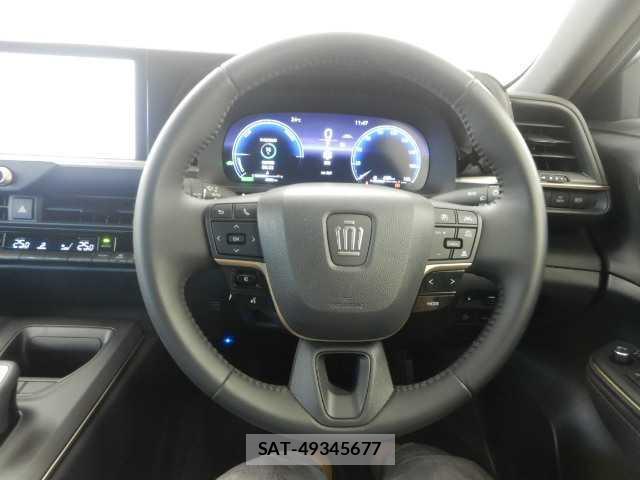 Toyota Crown Crossover 2023-05 8223932-7