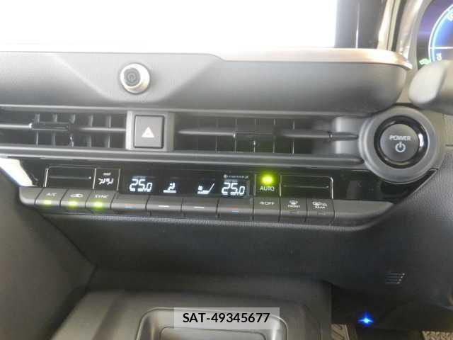 Toyota Crown Crossover 2023-05 8223932-8