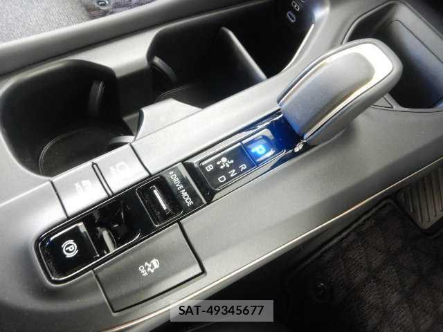 Toyota Crown Crossover 2023-05 8223932-9