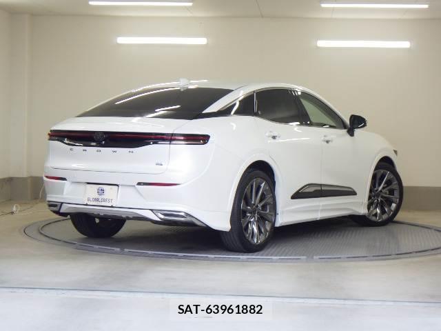 Toyota Crown Crossover 2023-03 8223933-1