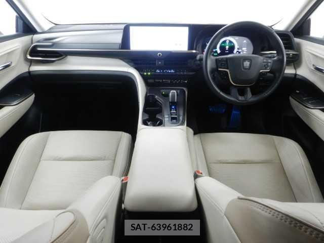 Toyota Crown Crossover 2023-03 8223933-2