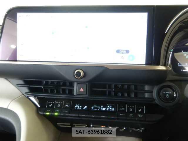 Toyota Crown Crossover 2023-03 8223933-6