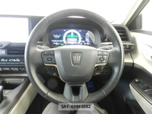 Toyota Crown Crossover 2023-03 8223933-7