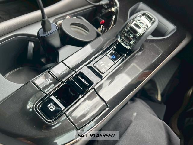 Toyota Crown Crossover 2025-08 8224172-11