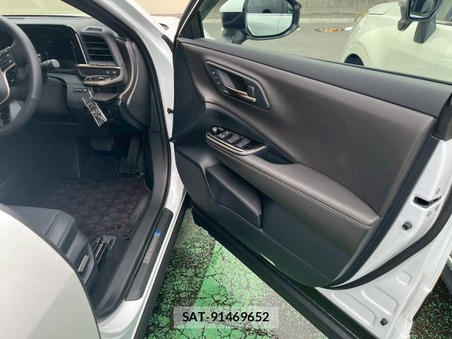 Toyota Crown Crossover 2025-08 8224172-9