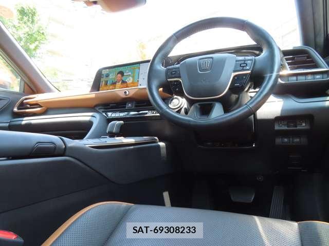 Toyota Crown Crossover 2022-11 8224301-12