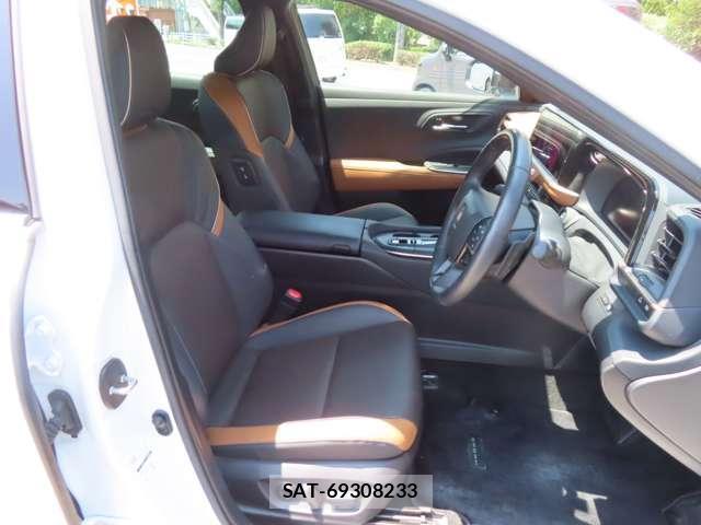 Toyota Crown Crossover 2022-11 8224301-18