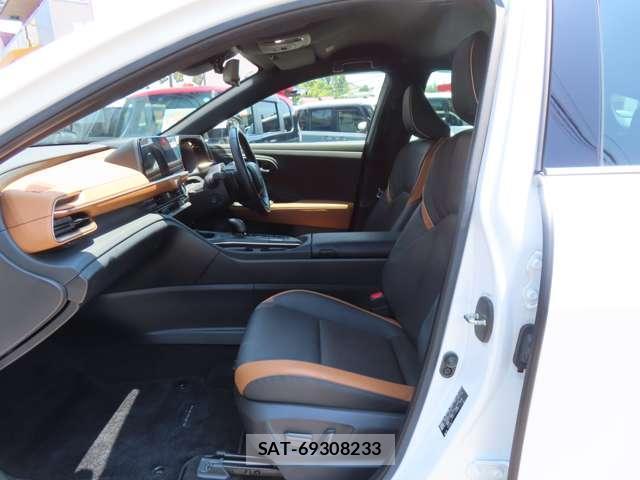 Toyota Crown Crossover 2022-11 8224301-2