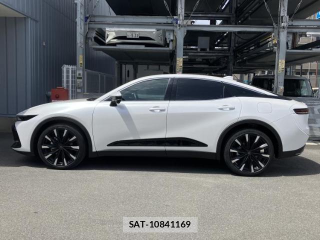 Toyota Crown Crossover 2024-03 8225330-1