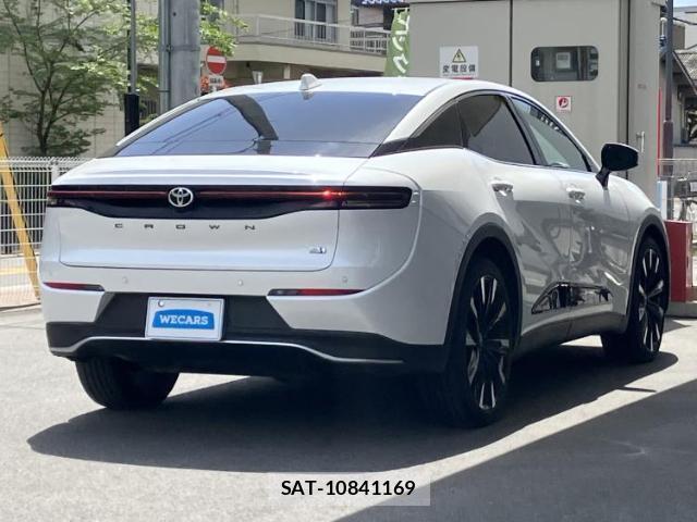 Toyota Crown Crossover 2024-03 8225330-2