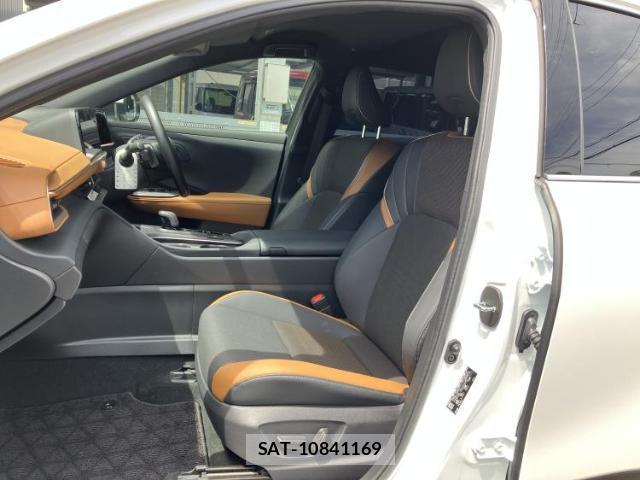 Toyota Crown Crossover 2024-03 8225330-5