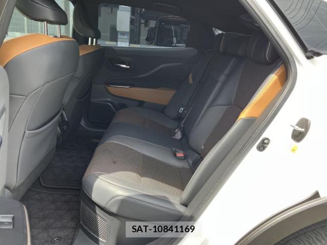 Toyota Crown Crossover 2024-03 8225330-6