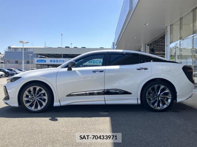 Toyota Crown Crossover 2023-04 8225422-1