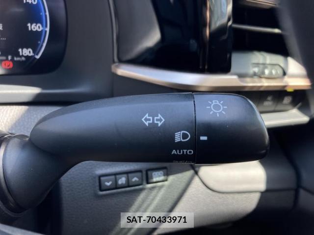 Toyota Crown Crossover 2023-04 8225422-15