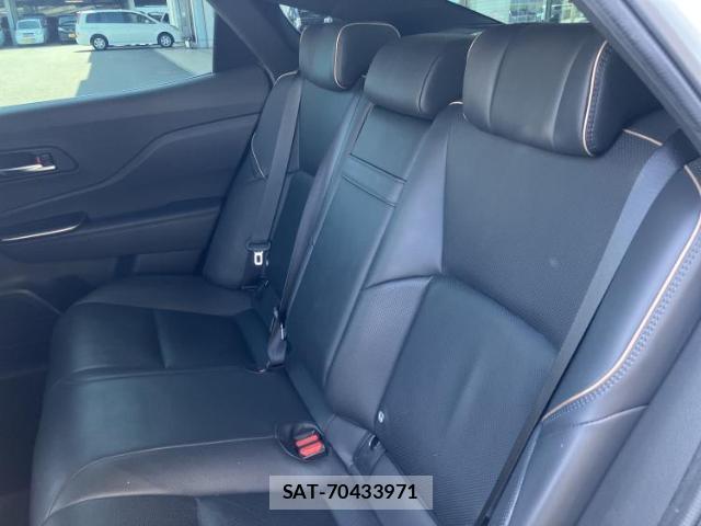 Toyota Crown Crossover 2023-04 8225422-6