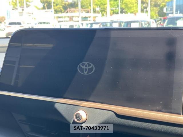 Toyota Crown Crossover 2023-04 8225422-8