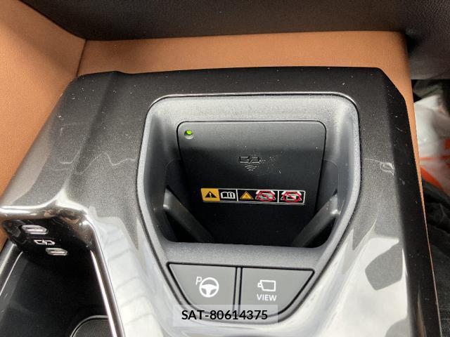 Toyota CROWN ESTATE 2025-06 8220466-16