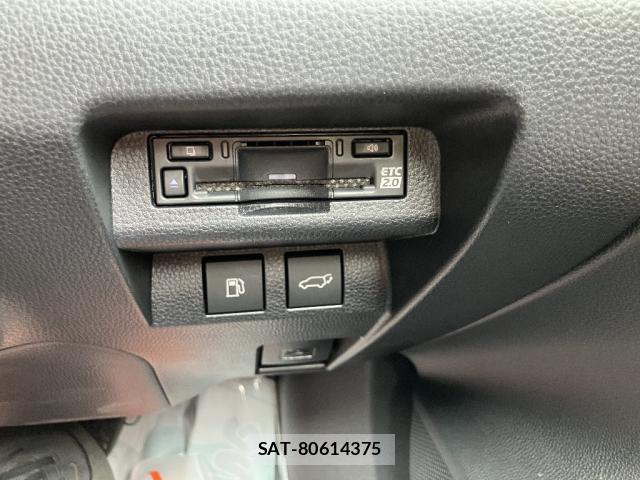 Toyota CROWN ESTATE 2025-06 8220466-17