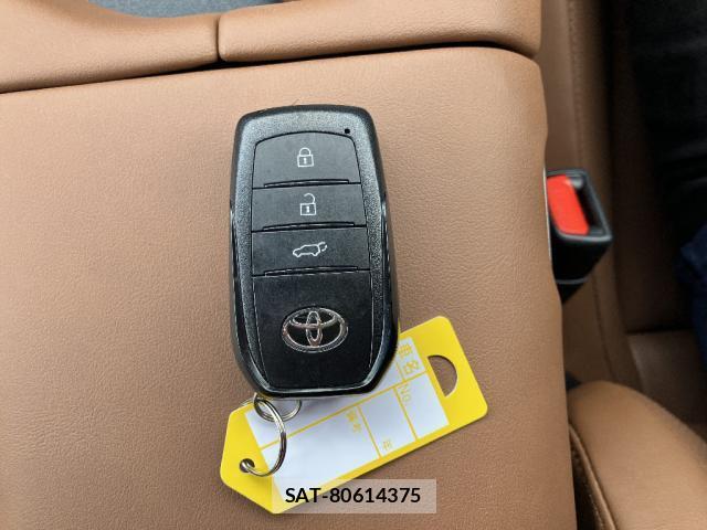 Toyota CROWN ESTATE 2025-06 8220466-6