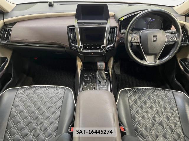 Toyota CROWN HYBRID 2019-03 8216106-1