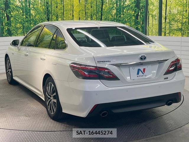 Toyota CROWN HYBRID 2019-03 8216106-16