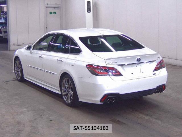Toyota CROWN HYBRID 2022-03 8216981-1