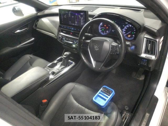 Toyota CROWN HYBRID 2022-03 8216981-2