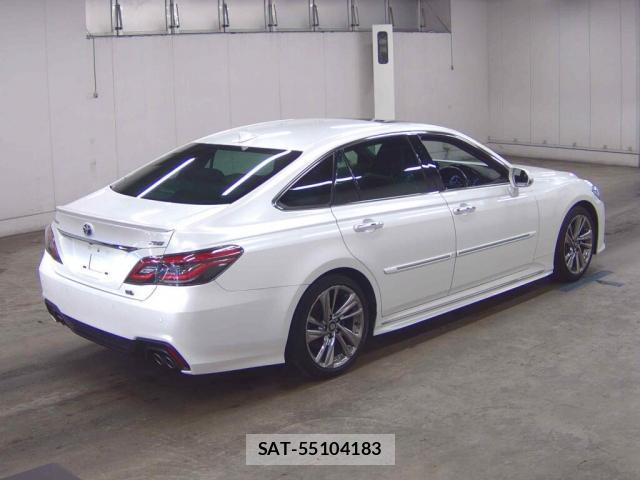 Toyota CROWN HYBRID 2022-03 8216981-4