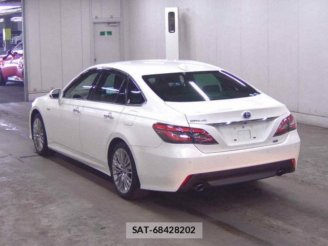 Toyota CROWN HYBRID 2020-03 8217076-1