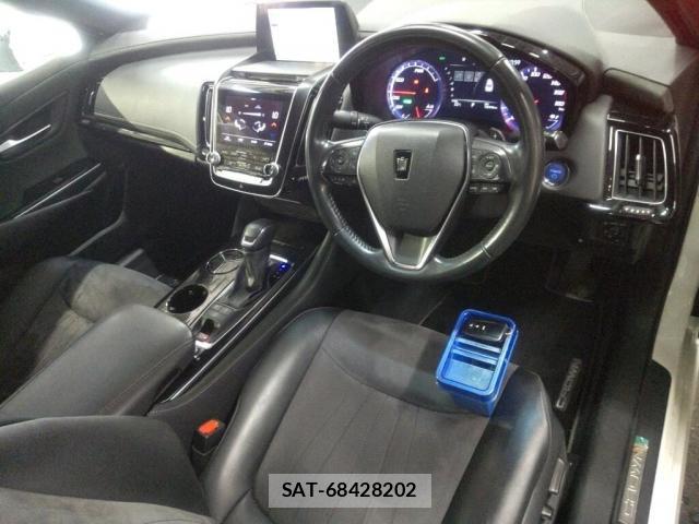Toyota CROWN HYBRID 2020-03 8217076-2