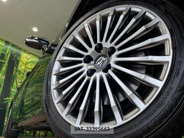 Toyota CROWN HYBRID 2021-06 8217098-12