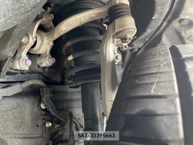 Toyota CROWN HYBRID 2021-06 8217098-19