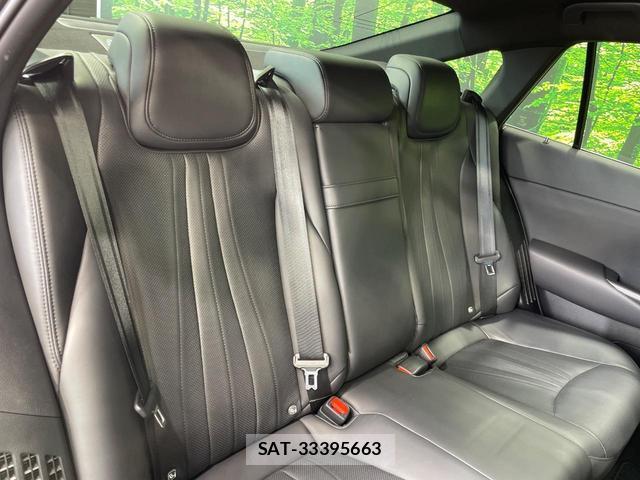 Toyota CROWN HYBRID 2021-06 8217098-8