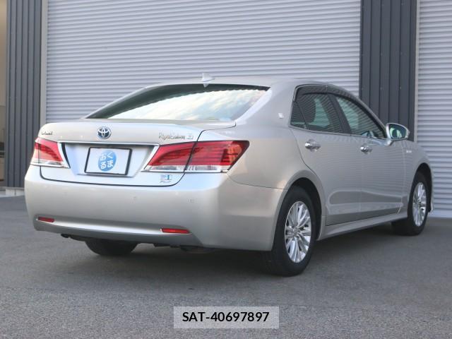 Toyota CROWN HYBRID 2017-05 8217273-13