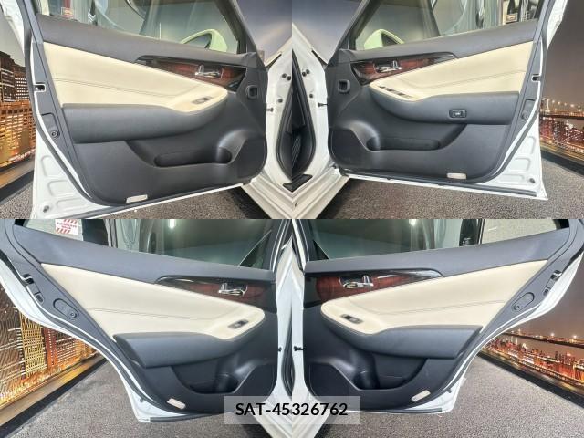 Toyota CROWN HYBRID 2016-04 8218453-5