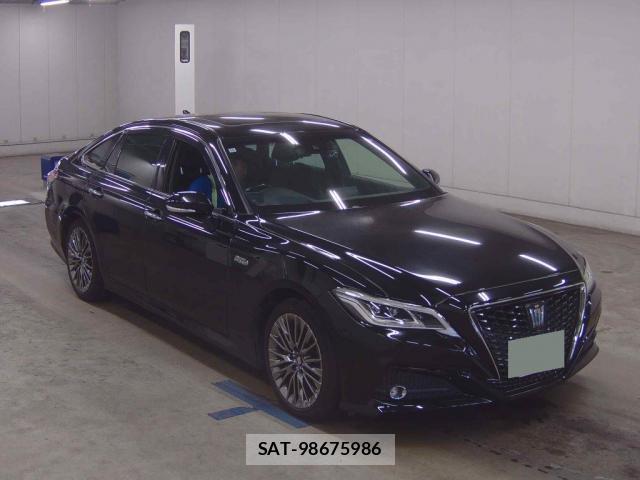 Toyota CROWN HYBRID 2018-12 8219008-0