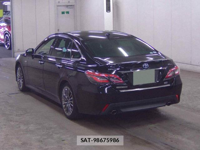 Toyota CROWN HYBRID 2018-12 8219008-1