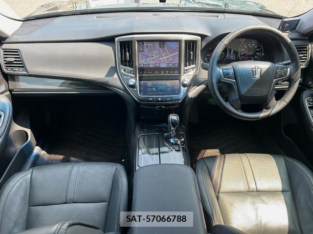 Toyota CROWN HYBRID 2013-08 8219357-1