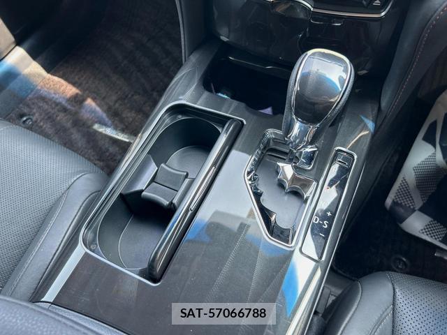 Toyota CROWN HYBRID 2013-08 8219357-19