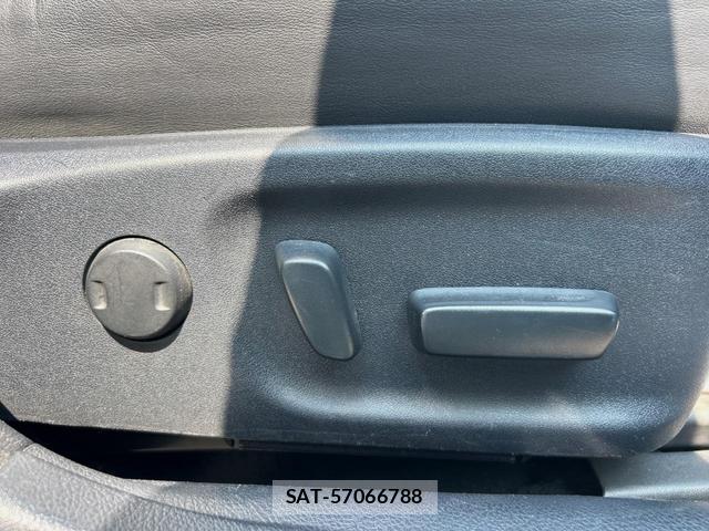 Toyota CROWN HYBRID 2013-08 8219357-6