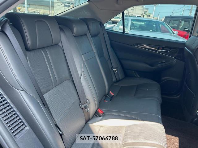 Toyota CROWN HYBRID 2013-08 8219357-8