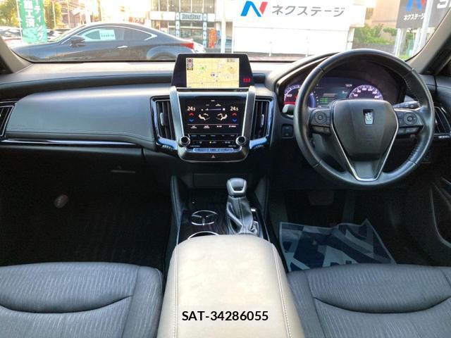 Toyota CROWN HYBRID 2018-07 8219477-1