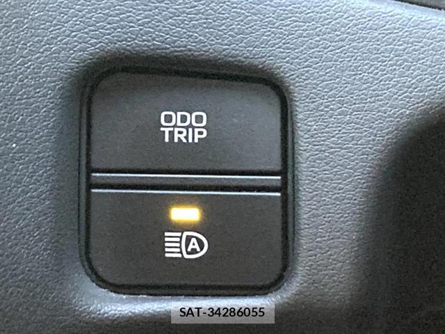 Toyota CROWN HYBRID 2018-07 8219477-6