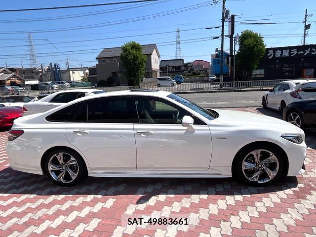 Toyota CROWN HYBRID 2018-07 8219488-19