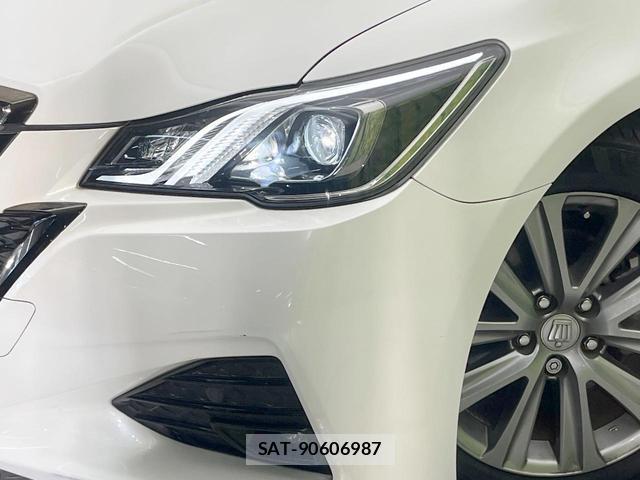 Toyota CROWN HYBRID 2018-04 8220093-11