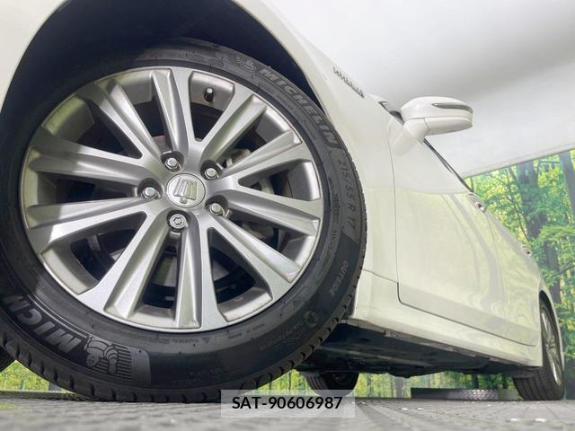 Toyota CROWN HYBRID 2018-04 8220093-12