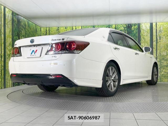 Toyota CROWN HYBRID 2018-04 8220093-16
