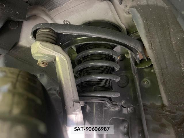 Toyota CROWN HYBRID 2018-04 8220093-19